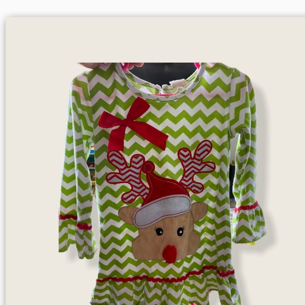 2 Girl’s Christmas dresses Lot?🎄🤶